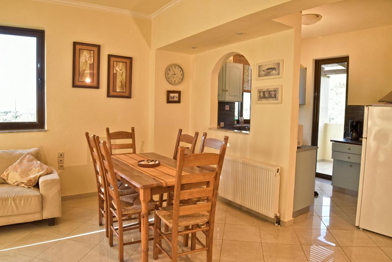 Вілла Olive Farm Agia Marina  Екстер'єр фото