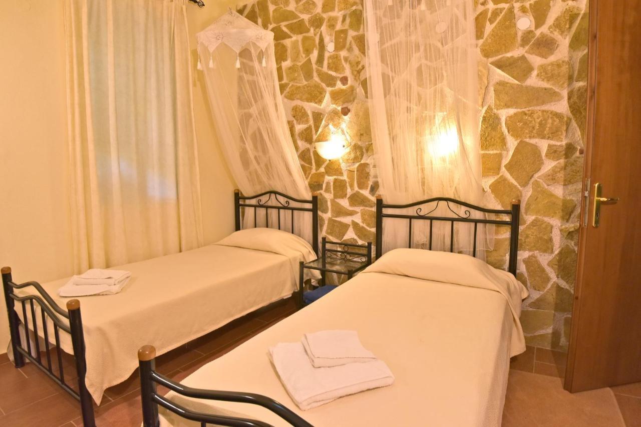 Вілла Olive Farm Agia Marina  Екстер'єр фото