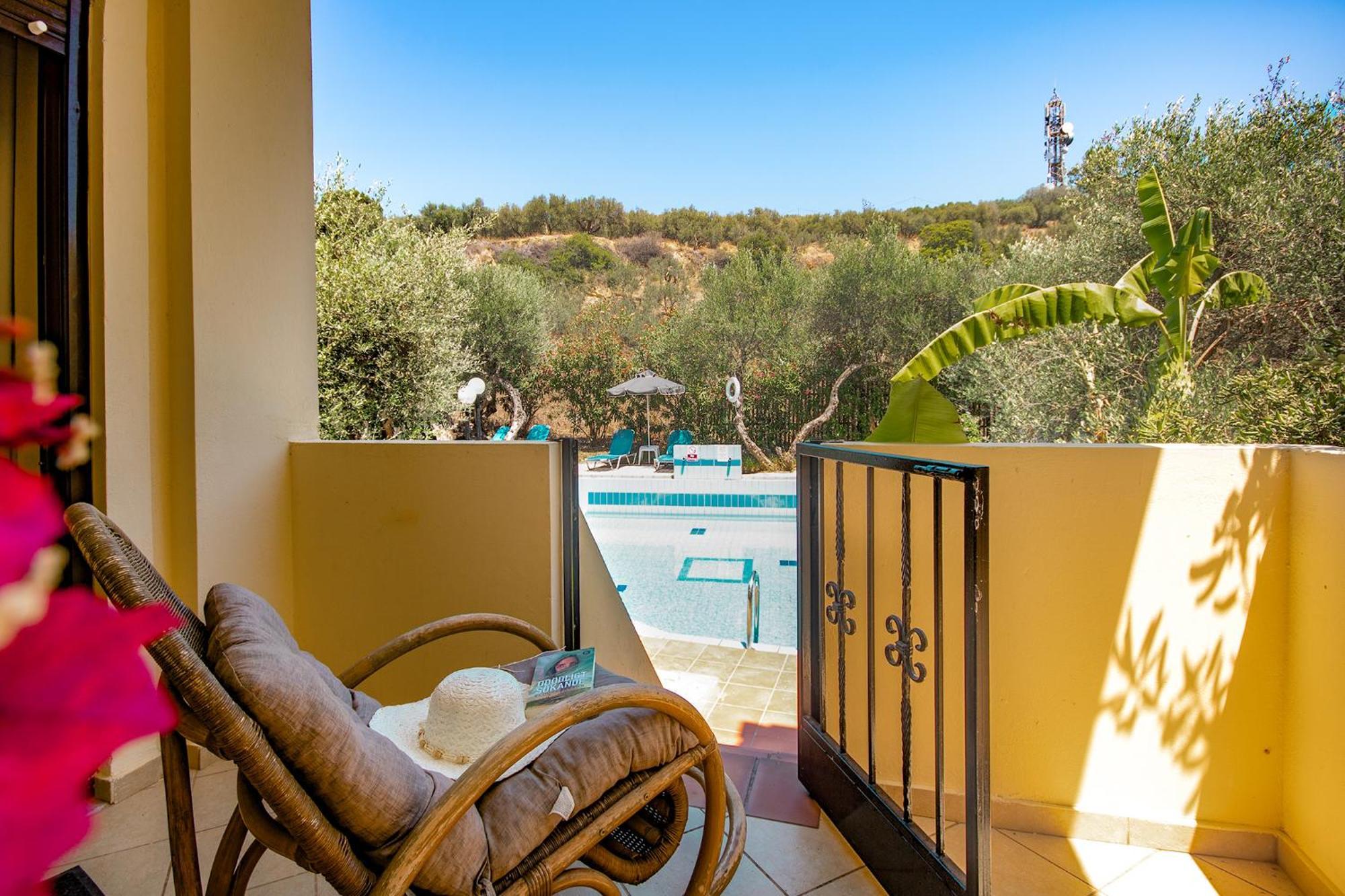 Вілла Olive Farm Agia Marina  Екстер'єр фото