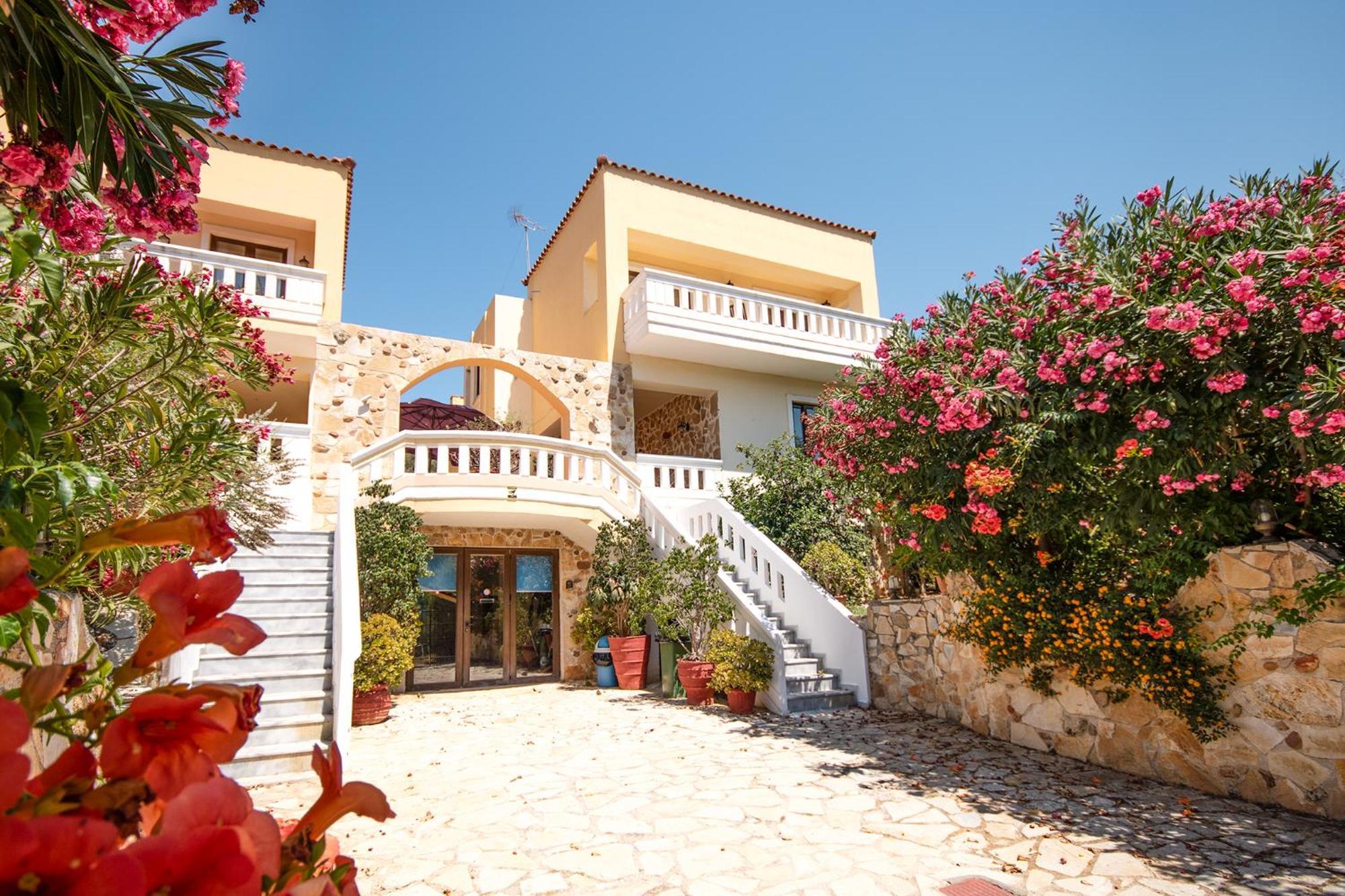 Вілла Olive Farm Agia Marina  Екстер'єр фото